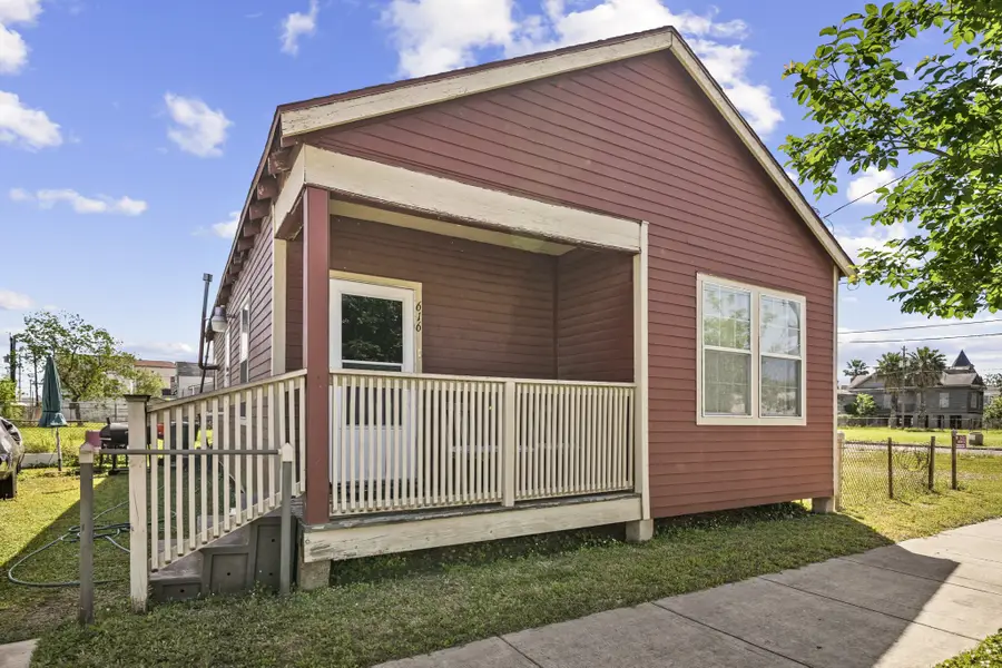 2820 Winnie Street, Galveston, TX 77550 - #3