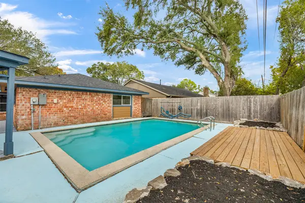 9806 Sagebark Drive, Houston, TX 77089