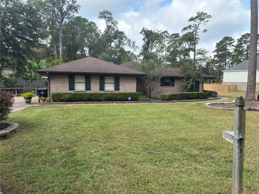 569 Roanoke Drive, Conroe, TX 77302 - Image #2