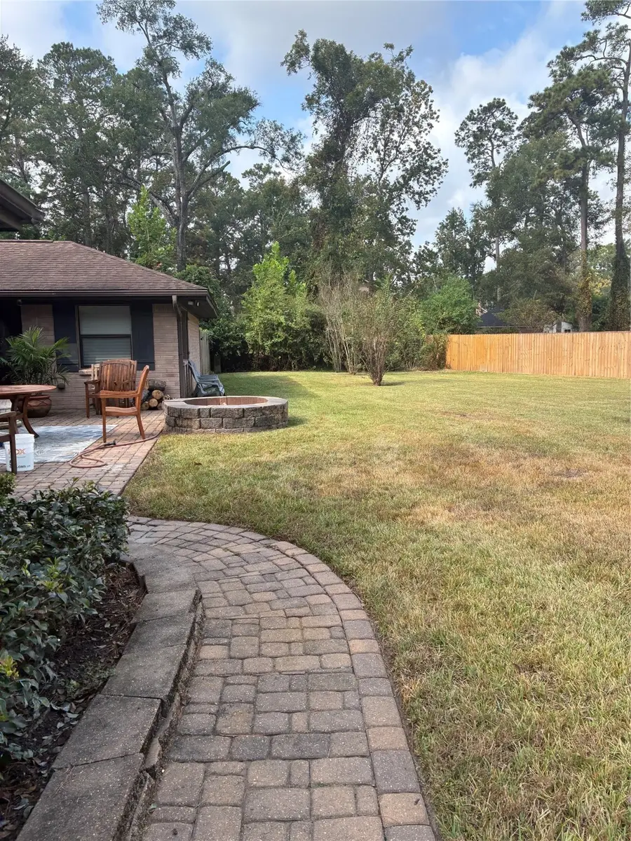 569 Roanoke Drive, Conroe, TX 77302 - Image #3