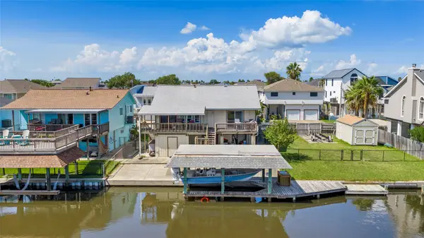 1097 Redfish Street, Bayou Vista, TX 77563