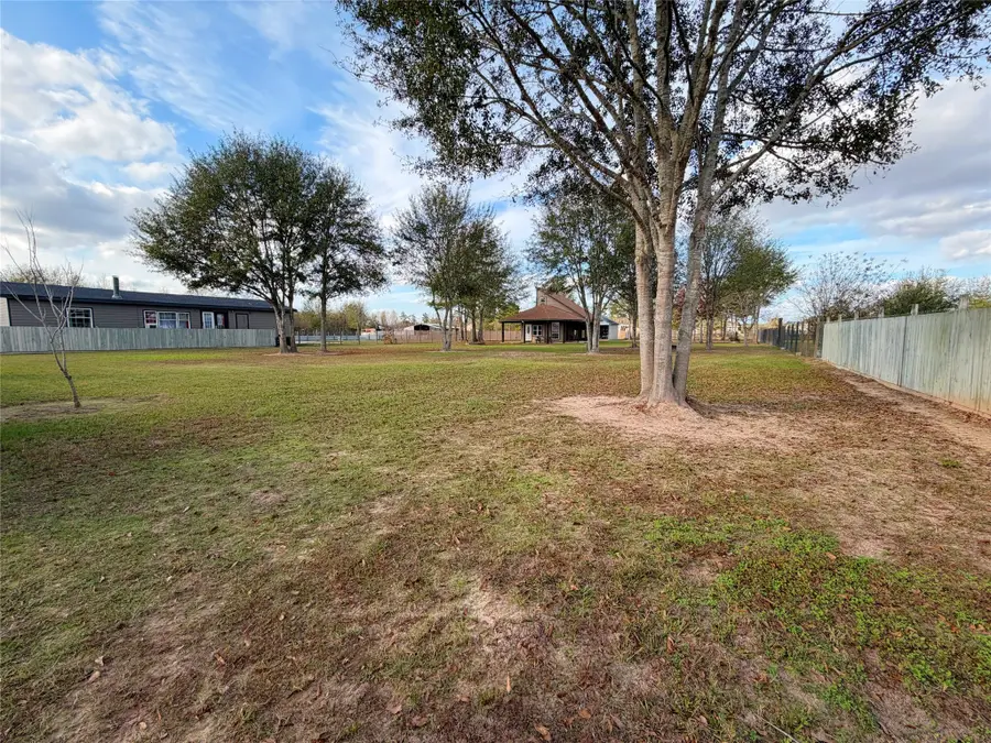369 County Road 3556 Road, Cleveland, TX 77327 - Image #2