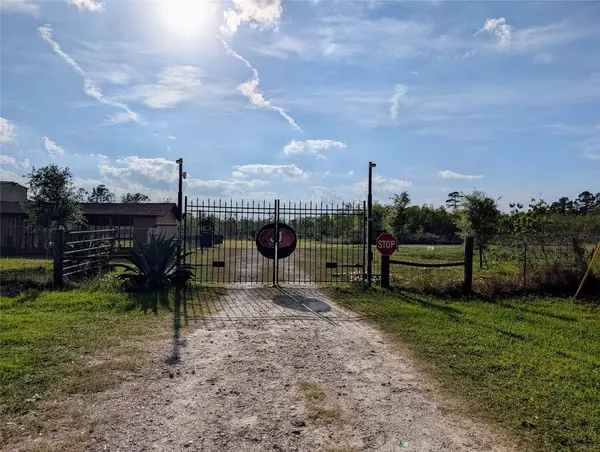 1639 Country Oaks Drive, Crosby, TX 77532