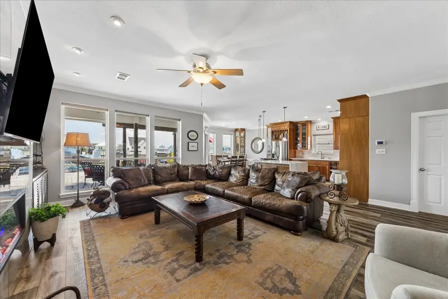 515 Westerly Drive, Tiki Island, TX 77554 - #2