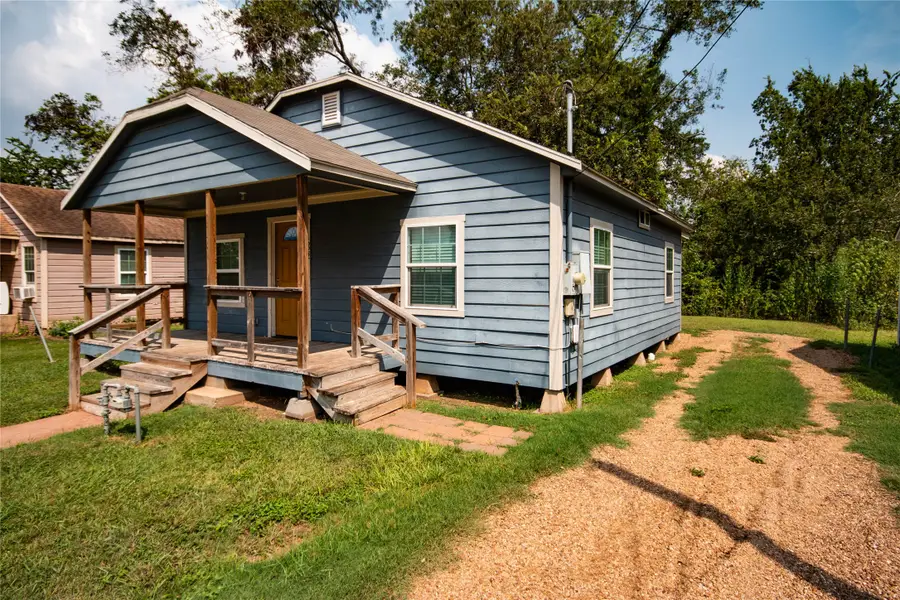 1622 W Milam Street, Wharton, TX 77488 - #2