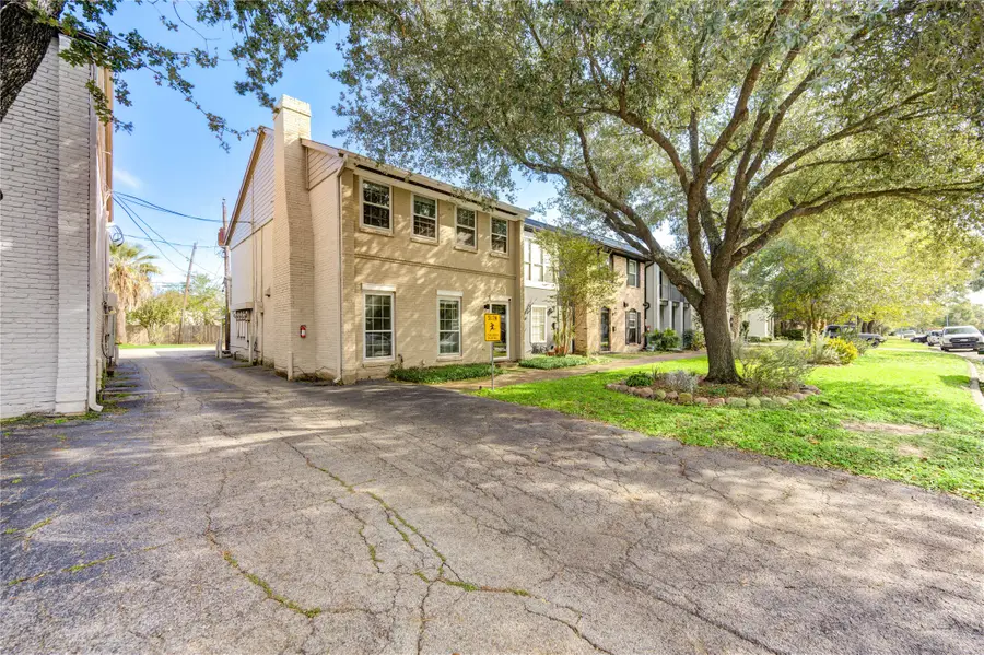 940 Wycliffe Drive #6, Houston, TX 77079 - Image #2