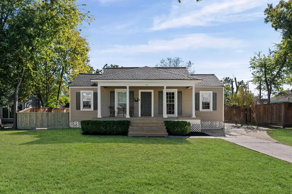 717 Sue Barnett Drive, Houston, TX 77018 - Image #1