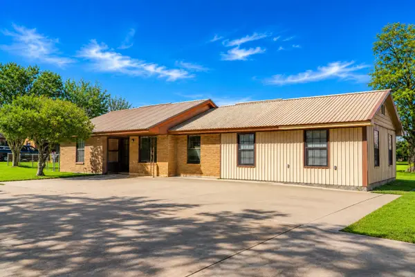 4959 Highway 90, Alleyton, TX 78935