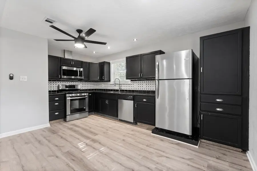 2 Ground Brier Court, The Woodlands, TX 77381 - #2