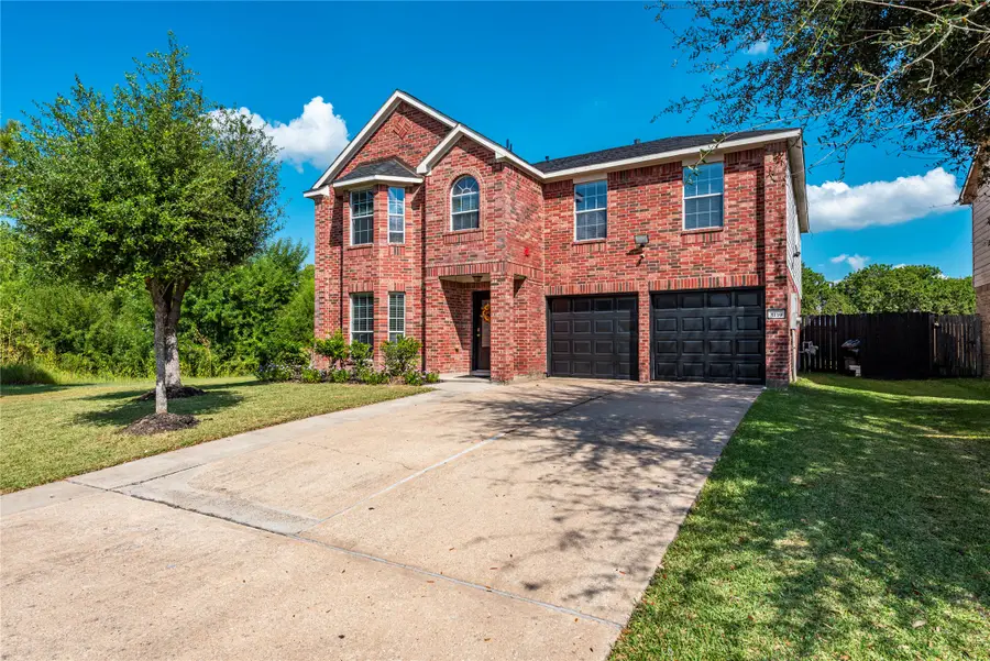 5119 Laurynnbrook Drive, Pasadena, TX 77505 - Image #2
