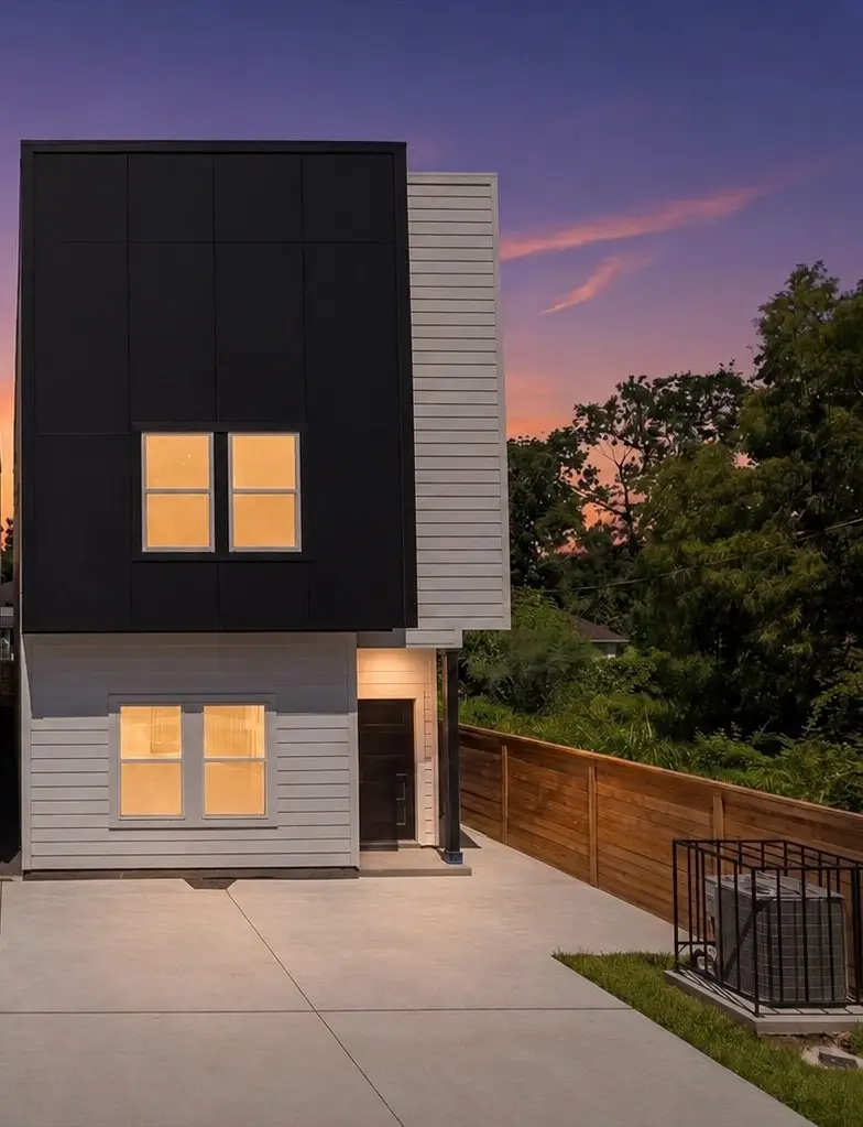 8323 Observatory Street #A/B, Houston, TX 77088 - #1