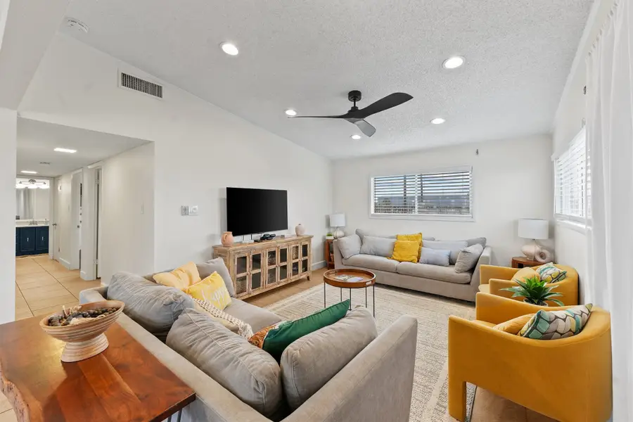 16526 Jamaica Beach Road, Jamaica Beach, TX 77554 - Image #3