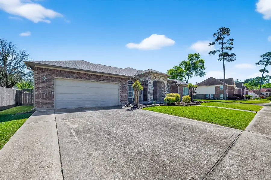 4402 Park Bend Drive, Baytown, TX 77521 - #2