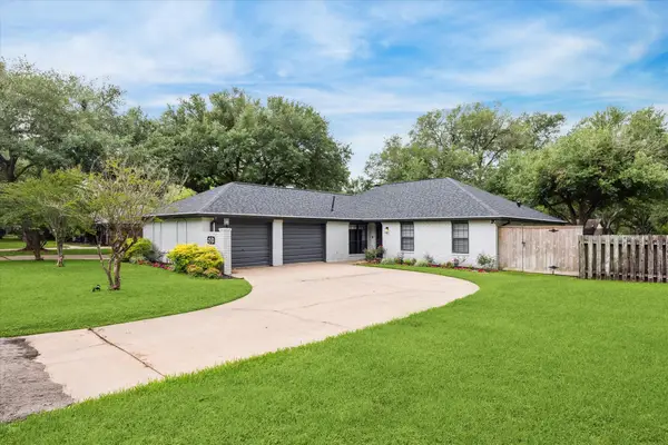 503 West Street, Sealy, TX 77474