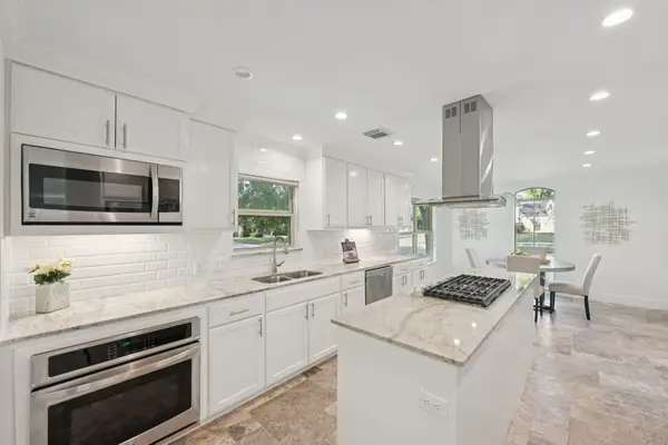 1302 Riverview Circle, Houston, TX 77077