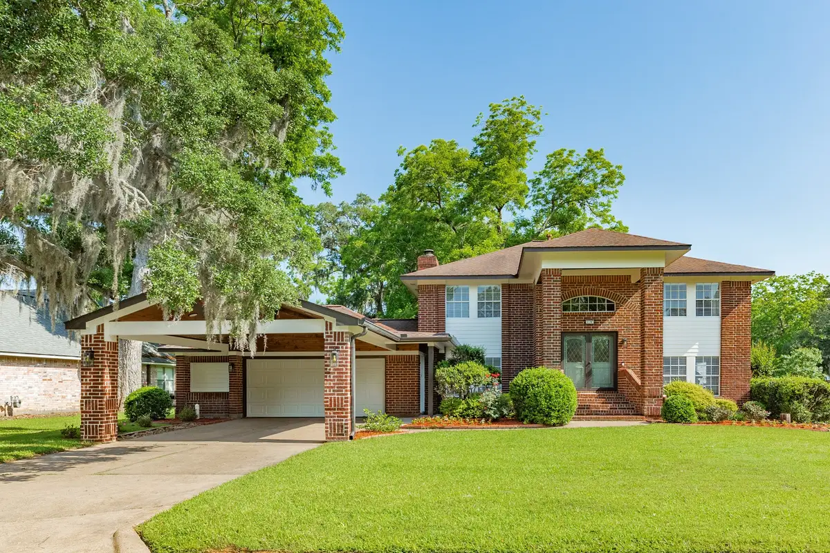 320 N Amherst Drive, West Columbia, TX 77486 - #1