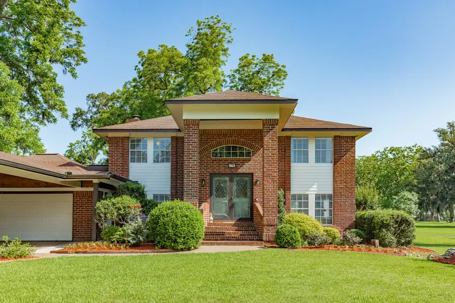 320 N Amherst Drive, West Columbia, TX 77486 - #2