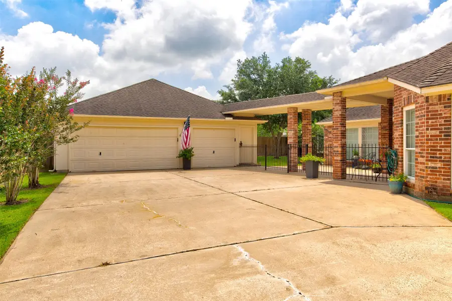 2901 Harvest Hill Drive, Friendswood, TX 77546 - #3