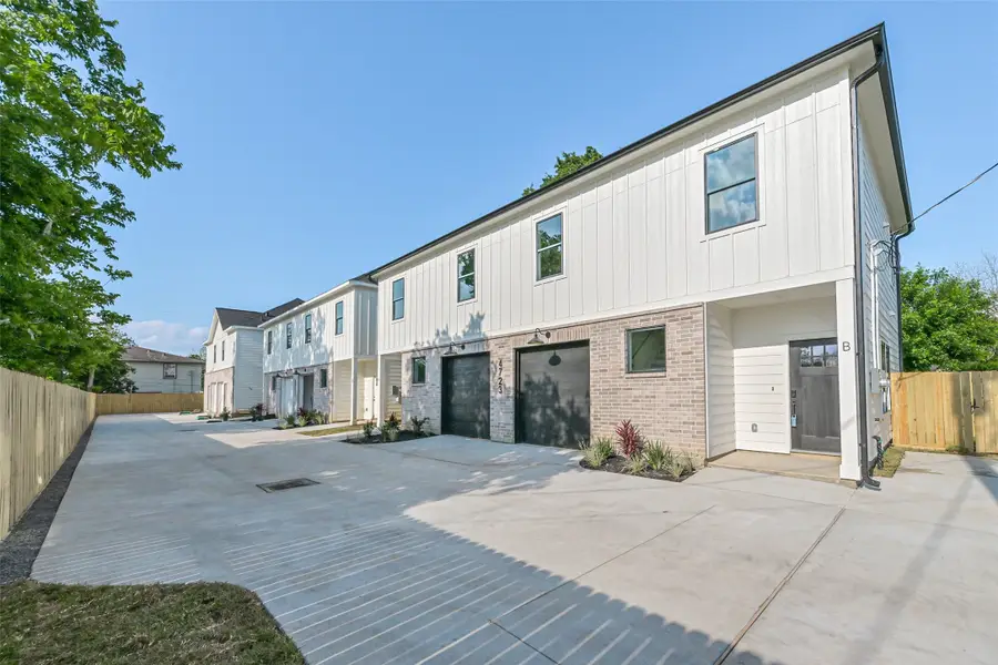 4723 Mallow Street, Houston, TX 77033 - Image #3