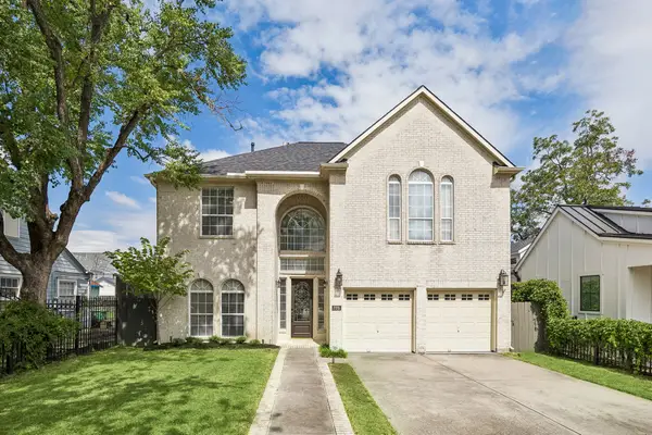 725 E 13th 1/2 Street, Houston, TX 77008