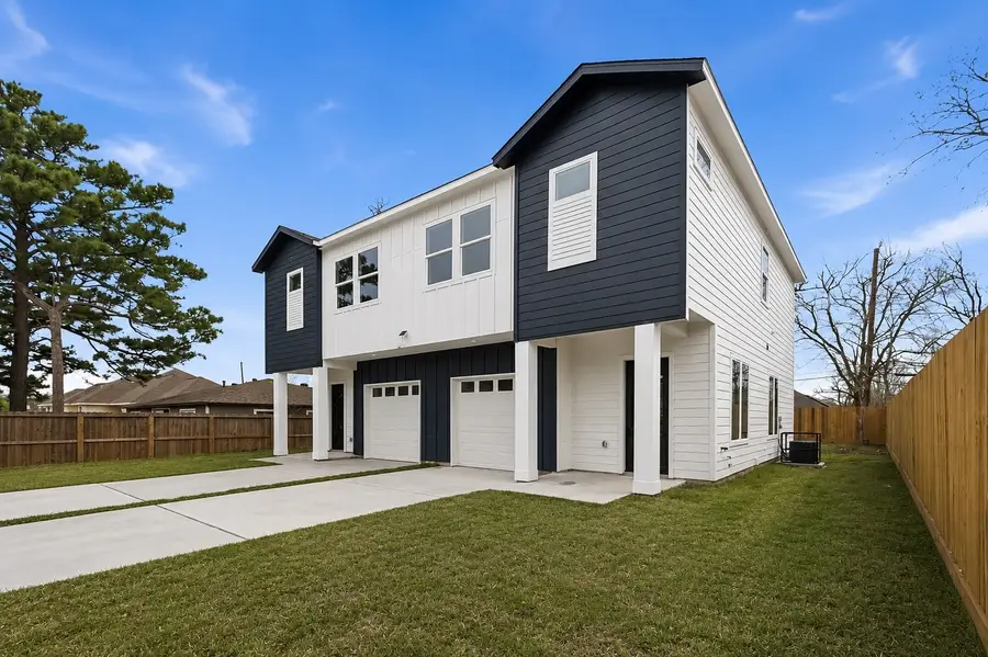 4125 Clover St #A/B, Houston, TX 77051 - #2