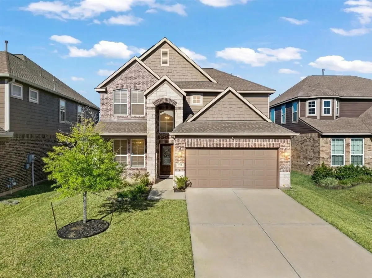 32318 Dusted Bronze Street, Brookshire, TX 77423 - Image #1
