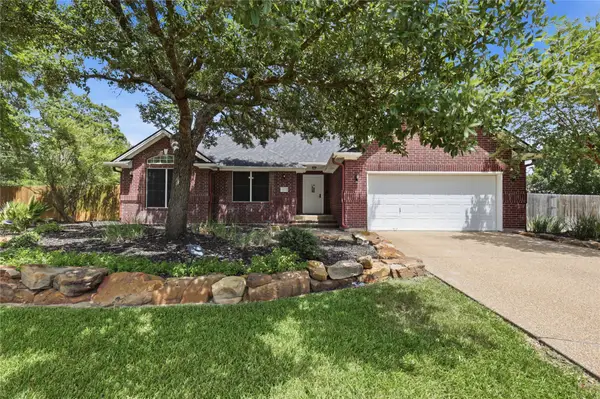 6204 London Circle, Bryan, TX 77802