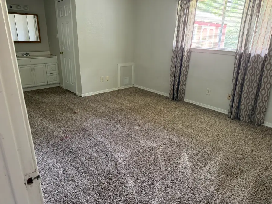 2000 Silver Oaks Drive, Orange, TX 77632 - #3