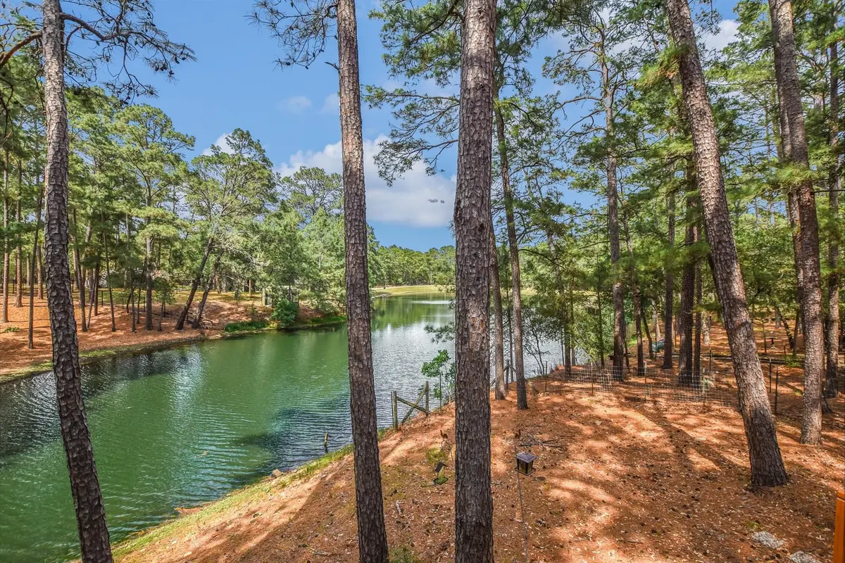 124 Broken Bow, La Grange, TX 78945 - #1