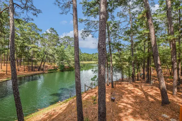 124 Broken Bow, La Grange, TX 78945