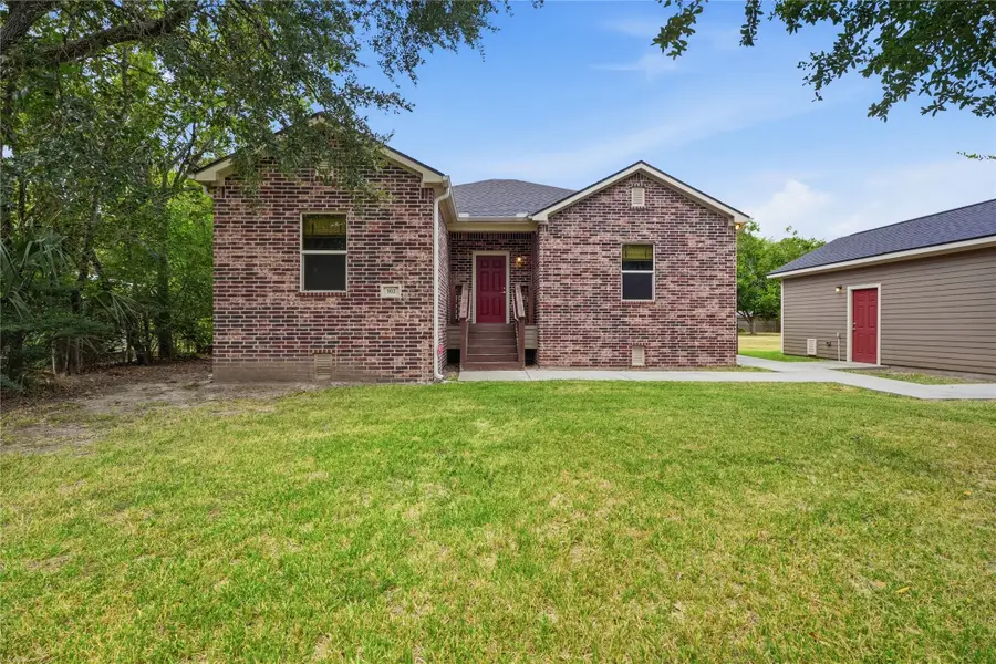 102 20th Avenue N, Texas City, TX 77590 - #2