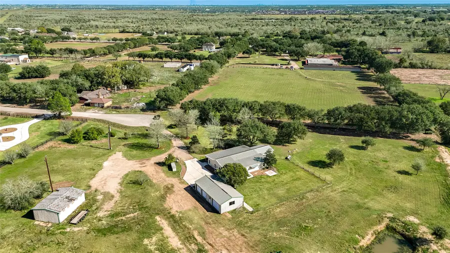 6910 S Mallard Drive, Fulshear, TX 77441 - Image #3