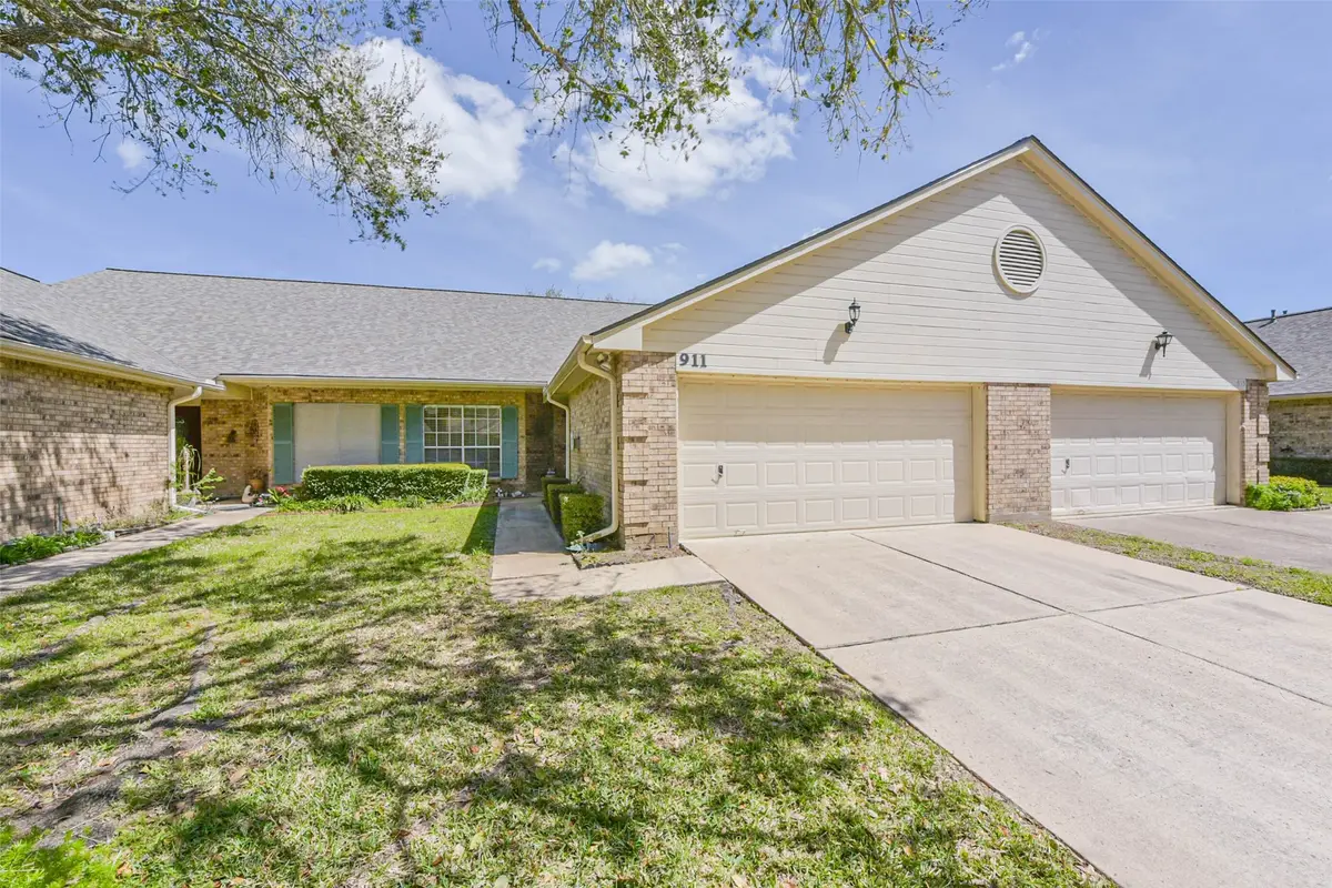 911 Woodfern Glen Lane, Pearland, TX 77584 - #1