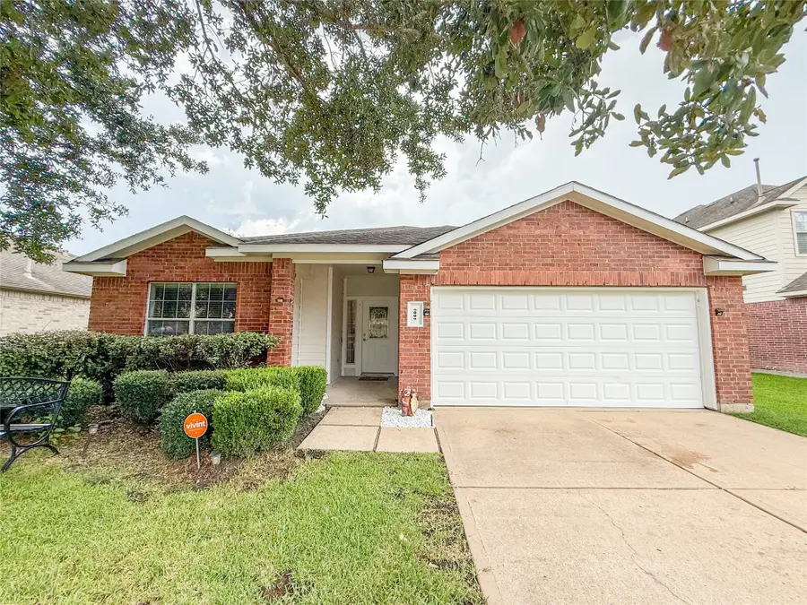 6009 Village Grove Drive, Pearland, TX 77581 - Image #2
