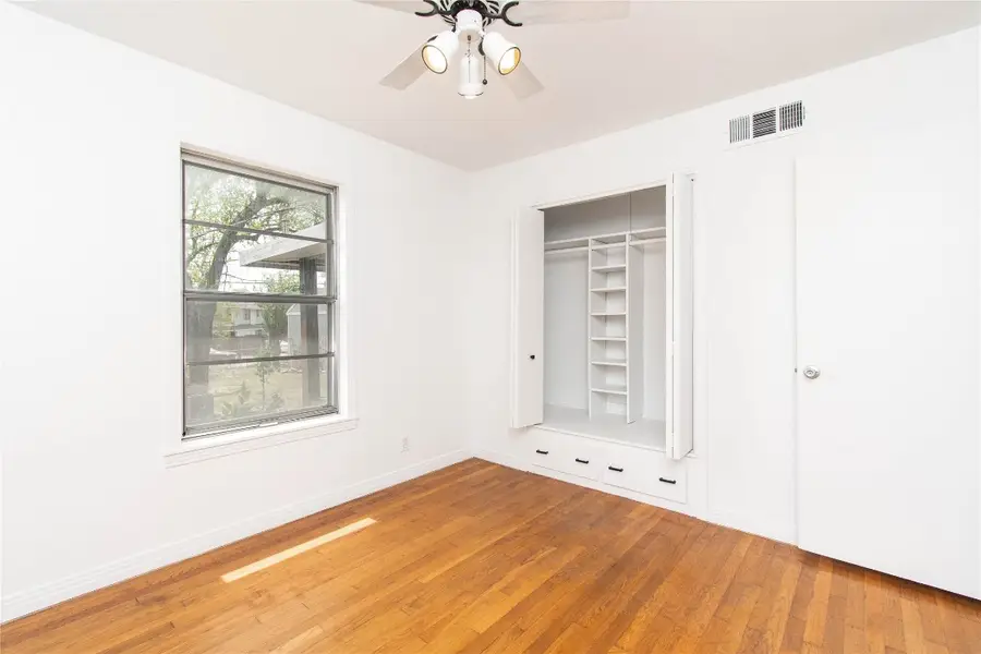 301 E Walker Avenue, Temple, TX 76501 - #3