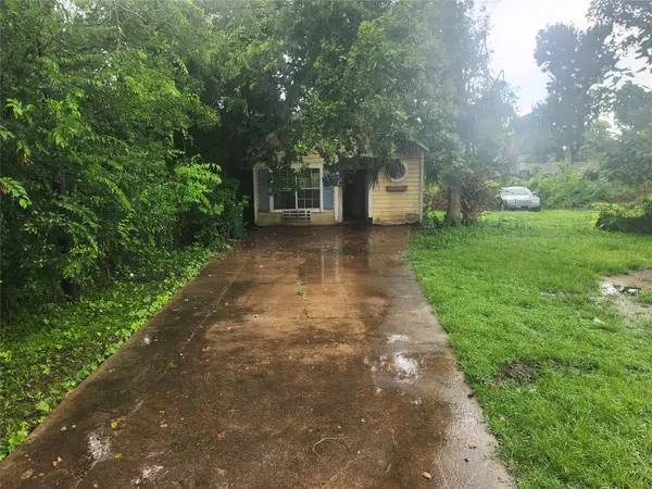 10517 Wicklowe Street, Houston, TX 77016