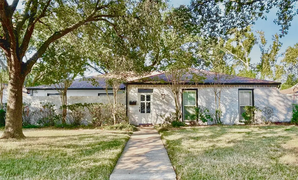 10010 Burgoyne Road, Houston, TX 77042 - #1