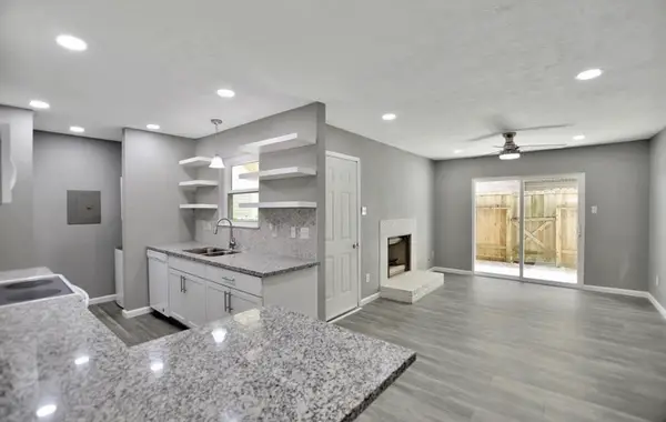 7600 Emmett F Lowry Expressway #313, Texas City, TX 77591