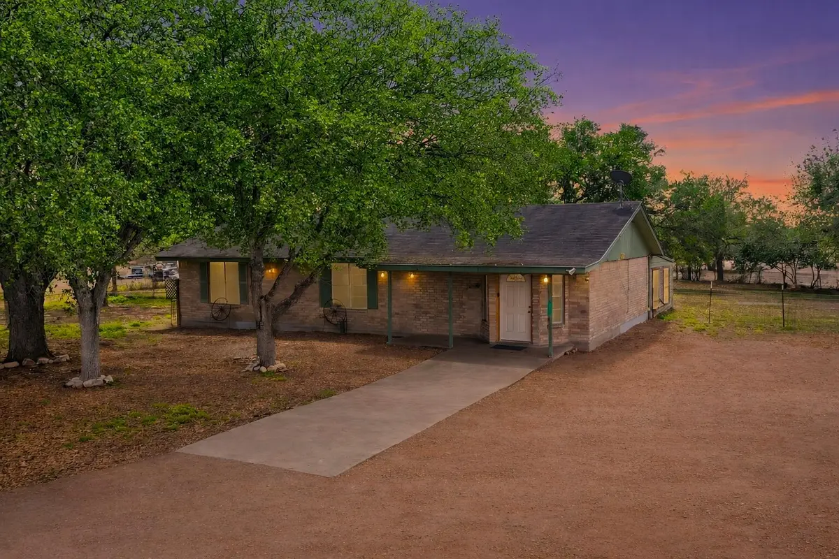 2802 Comanche Street, Beeville, TX 78102 - #1