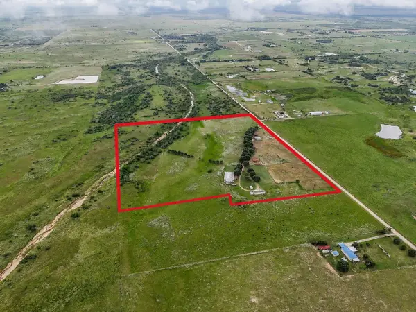 5848 Mieth Road, Sealy, TX 77474