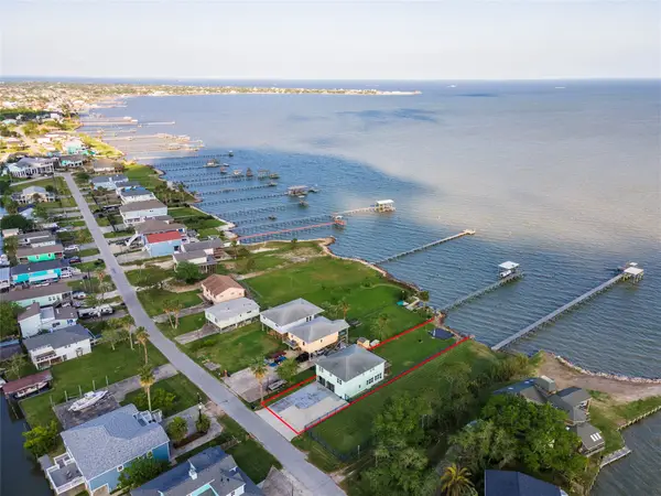 1643 Dick Bay Drive, Dickinson, TX 77539