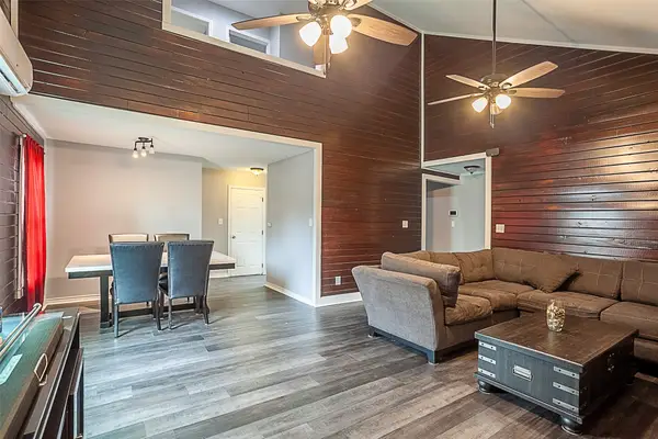 1704 Crockett Street, Orange, TX 77630