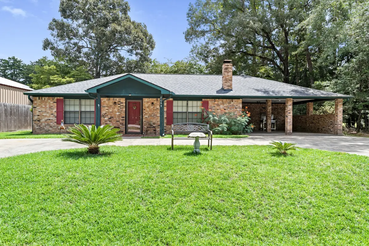 806 E Wildwood Drive, Village Mills, TX 77663 - #1