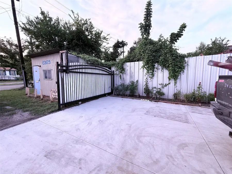 6325 Cullen Boulevard, Houston, TX 77021 - #3