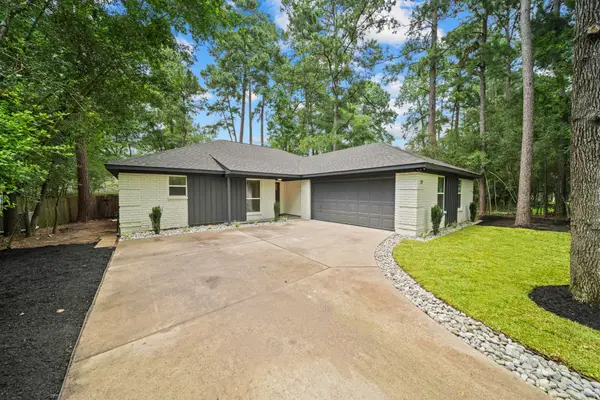 27 Lazy Morning Place, The Woodlands, TX 77381