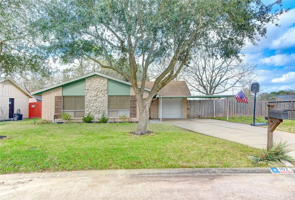 102 Lottie Lane, Friendswood, TX 77546 - Image #1