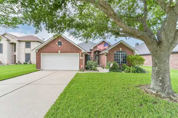 210 Jamie Court, La Porte, TX 77571