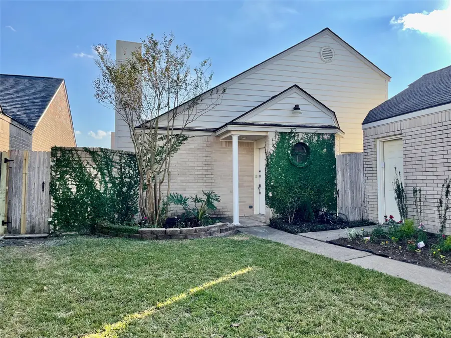 8235 Twin Tree Lane, Houston, TX 77071 - Image #2