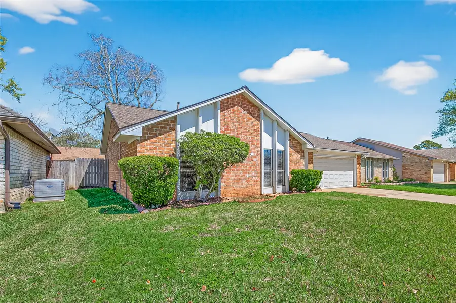 3031 Shawnee Drive, Sugar Land, TX 77479 - #3