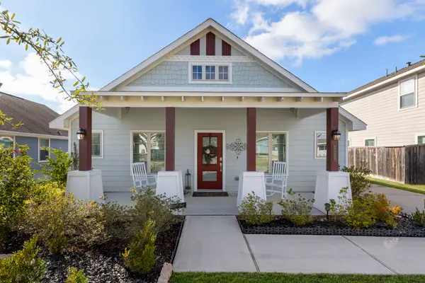 221 N Lynx Trail, Montgomery, TX 77316